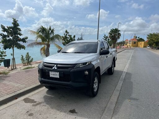 Mitsubishi Pickup Voorkant